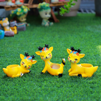 MEHRASLIFESTYLE Plant Container Set(Pack of 3, Poly-Resin)