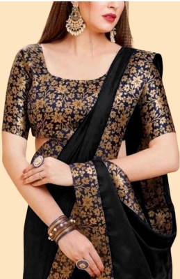 Cherry tex Self Design Gadwal Silk Blend Saree(Black)