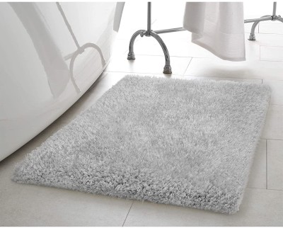 Shag Weaving Silver Polyester Carpet(5 ft,  X 5 ft, Square)