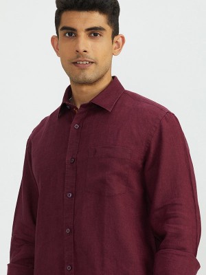 INDIAN TERRAIN Men Solid Casual Red Shirt