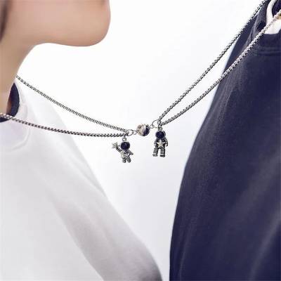 Stylish 2 Pcs Ball Magnet astronaut Couple and Friendship Lockets Necklace Silver Plated Stainless Steel Chain