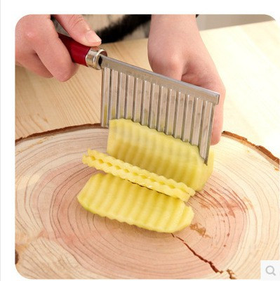 ActrovaX Potato Chip Slicer Dough Vegetable Fruit Crinkle Wavy Slicer Knife Vegetable & Fruit Grater & Slicer(1 x Crinkle Slicer Knife)
