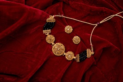 Krishna Selling Alloy Gold-plated Black Jewellery Set(Pack of 1)