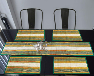 Haus Fabula Rectangular Pack of 5 Table Placemat(Green, River Grass)