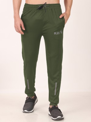 Plus91 Solid Men Green Track Pants