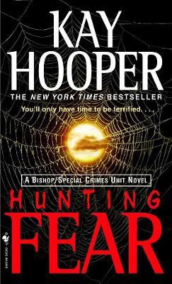 Hunting Fear(English, Paperback, Hooper Kay)