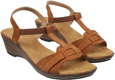 MOCHI Women Wedges(Tan , 7)