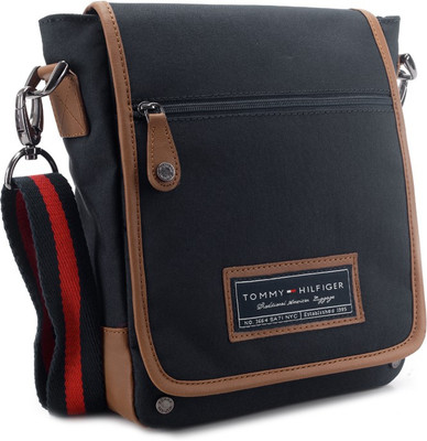 

Tommy Hilfiger Laptop Backpack(Blue)