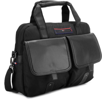 

Tommy Hilfiger Laptop Messenger Bag(Black)