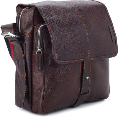 

Tortoise Laptop Messenger Bag(Brown), Dark brown