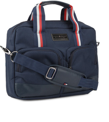 

Tommy Hilfiger 17 inch Sleeve/Slip Case(Blue)