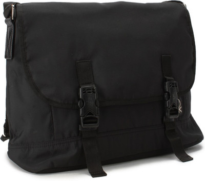 

United Colors of Benetton. 15 inch Laptop Messenger Bag(Black), 700