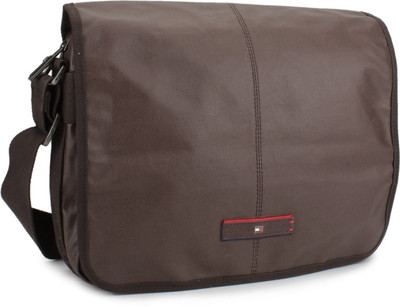 

Tommy Hilfiger Laptop Messenger Bag(Brown)