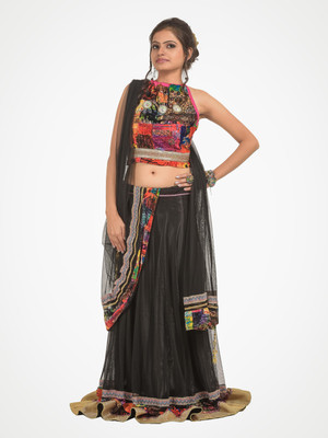 

RoopRahasya Solid Lehenga, Choli and Dupatta Set(Red, Black, Black net lehenga;black satin lining;red printed velvet - choli