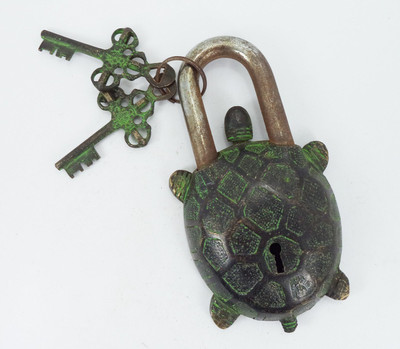 

Handecor Tortoise Design Green Coated Functional Padlock(Deep Black, Green)