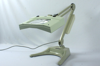 

LENSEL FLEXIBLE ARM ILLUMINATED MAGNIFIER DELUXE MODEL INCLUDING MOVABLE HEAVY BASE WITH INCREASED MAGNIFICATION ATTACHMENT 4X DESK TOP ILLUMINATED INSPECTION MAGNIFIER(Cream)