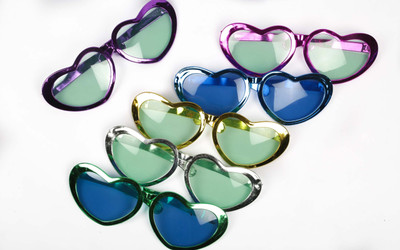 

Funcart Jumbo Heart Goggles Metallic Finish Party Mask(Multicolor, Pack of 4)