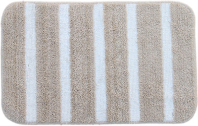 

Saral Home Microfiber Bath Mat Super Soft Micro Polyester Bathmat(Beige
