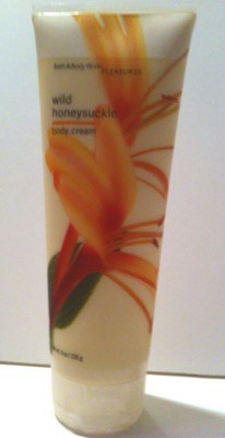 

Bath & Body Works wild honeysuckle body cream(240 ml)