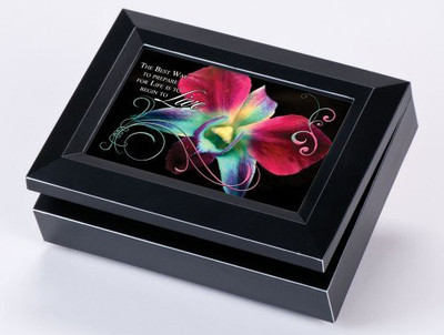 

Cottage Garden pkn102 Music Box
