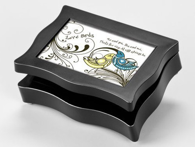 

Cottage Garden pkn105 Music Box