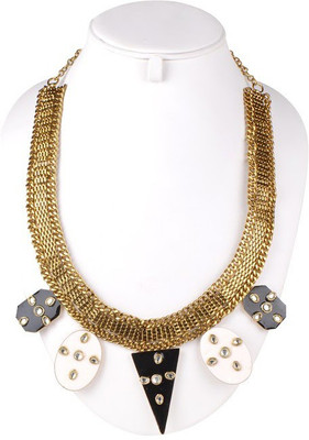 

Misshruts Metal Necklace