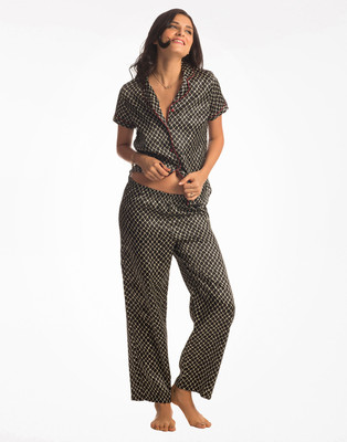 PrettySecrets Women's Checkered Black, Beige Top & Pyjama Set