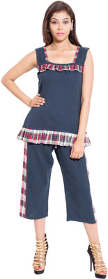 

Forever 9teen Women Solid Blue Top & Capri Set, Navy