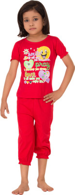 

BuyNewTrend Girls Printed Multicolor Top & Capri Set