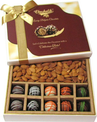 

Chocholik Attractive Combination Of Almonds, Chocolates(370 g, Box)