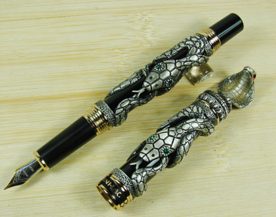 

Neo Gold Leaf Dragan snake antiqe gray Fountain Pen