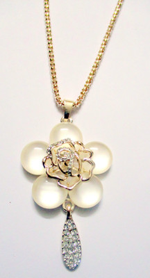 

Ultimate Fashion Alloy Locket