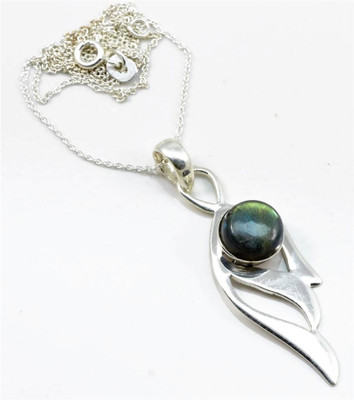 

YugshaJewels Moonstone Silver Pendant