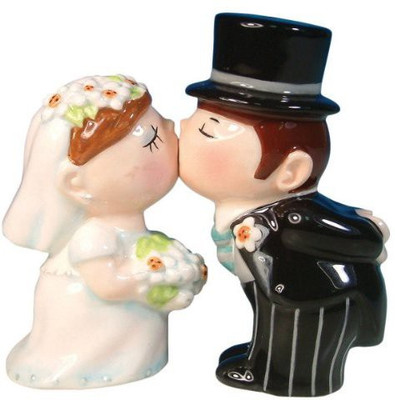

Westland Giftware Mwah Magnetic Bride And Groom Salt And Pepper Shaker Set