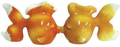 

Westland Giftware Mwah Magnetic Goldfish Salt And Pepper Shaker Set