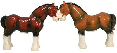 

Westland Giftware Mwah Magnetic Horses Salt And Pepper Shaker Set