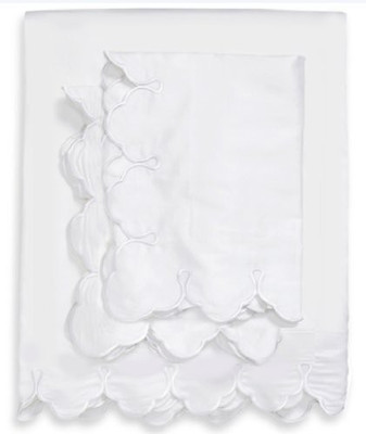 

Belle Epoque Filled Size Pillow Protector