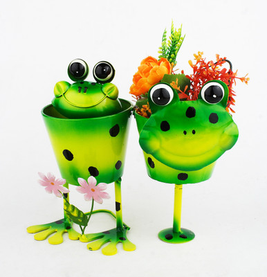 

Green Girgit Plant Container(Metal, External Height - 24.5 cm), Multicolor