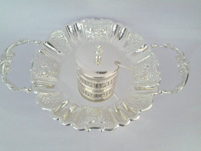 Eventz Gifts Royal round beautiful flower design Tray Set(2 Tray Set) Eventz Gifts Royal round beautiful flower design Tray Set(2 Tray Set)