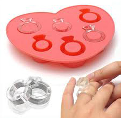 

Party Anthem Ring Ice Tray