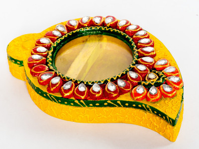 

Roop Rachana Creations Showpiece Gift Set
