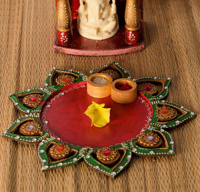 

JaipurCrafts Kundan Studded Star Designed Wooden(3 Pieces, Multicolor)