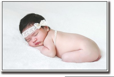 

Posterhouzz Cute baby with white hair band Fine Art Print(12 inch X 18 inch, Rolled)