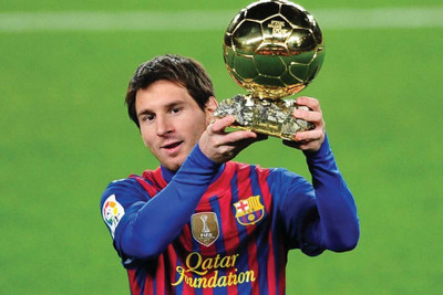

TMS MESSI -GOLDEN FOOTBALL Paper Print(12 inch X 18 inch, Rolled)