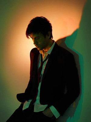 

Enrique Iglesias Photographic Paper(18 inch X 12 inch, Rolled)