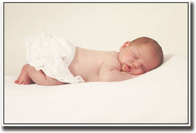 

Posterhouzz Baby Cutely sleeping Fine Art Print(12 inch X 18 inch, Rolled)