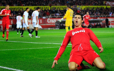 Posterhouzz Cristiano Ronaldo Poster Paper Print(12 inch X 18 inch, Rolled)