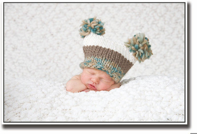 

Posterhouzz Adorable baby with cute hat Fine Art Print(12 inch X 18 inch, Rolled)
