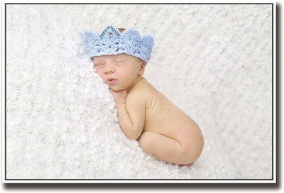 

Baby with blue crown Fine Art Print(12 inch X 18 inch, Rolled)