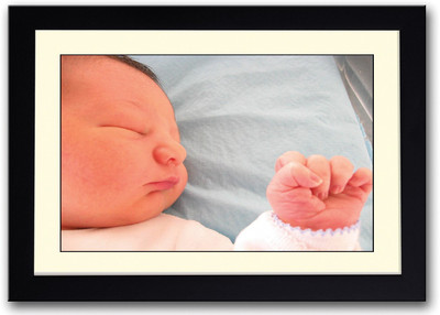 

Baby Showing Hand Fine Art Print(14 inch X 20 inch, Framed)
